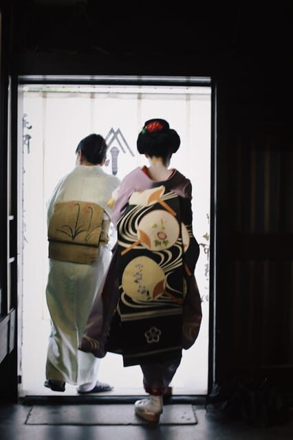 Kyoto: Maiko Happy Hour at a Historic Machiya - Maiko vs geiko: what if your first choice isn’t available?
