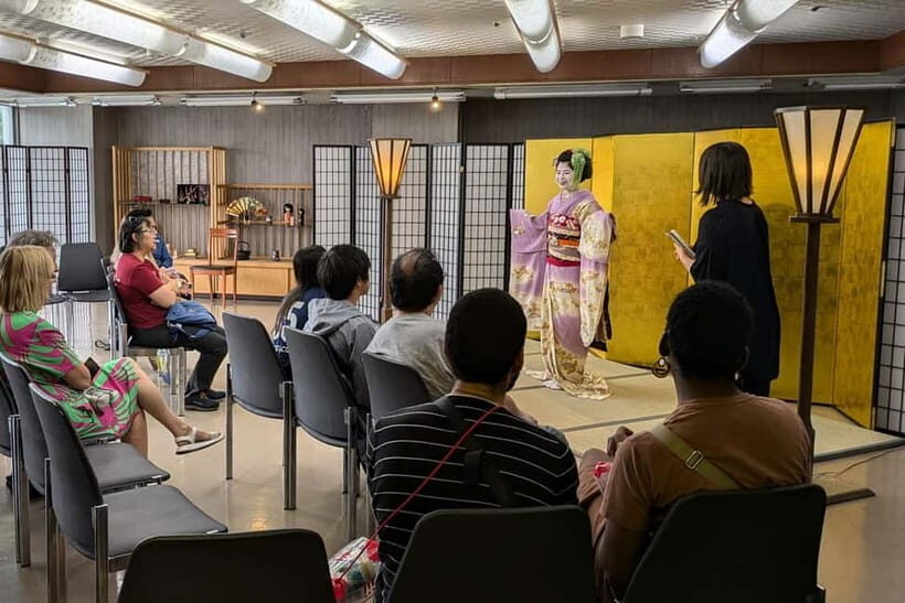 Kyoto: Meet-and-Greet, Maiko Show and Experience - The 45-Minute Flow: Two Dances, Then Conversation, Then Photos