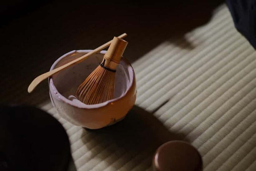 Kyoto: Mindful Tea Ceremony in 100-Year-Old Teahouse - Seeing Matcha Made: Purifying Utensils, Whisking, and the Bow