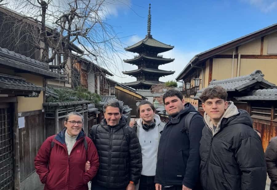 Kyoto Morning Highlights Tour: Fushimi, Kiyomizu-dera & Gion - Learning temple and shrine etiquette in a way that actually sticks
