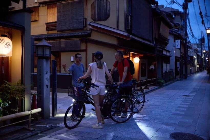 Kyoto: Night E-Bike Tour Hidden Gems & Backstreets - Ninenzaka: The Pedestrian Streets You’ll Appreciate More at Night