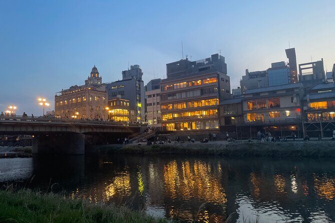 Kyoto Night Food & Izakaya Hopping Tour in Pontocho - What you actually eat and drink: 7–8 dishes plus 4–5 drinks