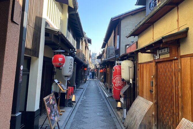 Kyoto Night Food Tour Explore Kiyamachi's Culinary Delights - Pontocho’s Lantern Alley: Your First Kyoto Bite Stop