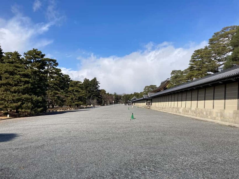 Kyoto: Nijo Castle and Kyoto Imperial Palace Guided Tour - A 3-hour Kyoto history walk: Nijo Castle meets the Imperial Palace