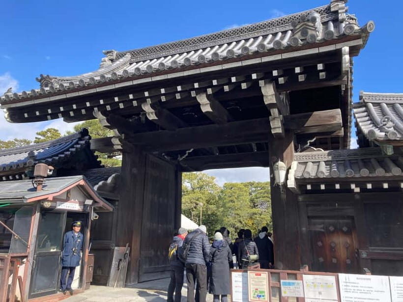Kyoto: Nijo Castle and Kyoto Imperial Palace Guided Tour - Kyoto Imperial Palace gardens: seasonal beauty and courtly scale