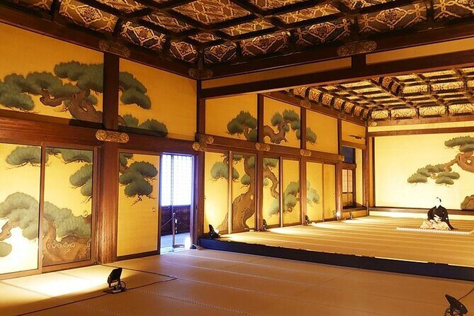 Kyoto: Nijo Castle World Heritage Guided Tour with Admission - Finding Nijojo-mae: An Easy Start for a Tight Schedule