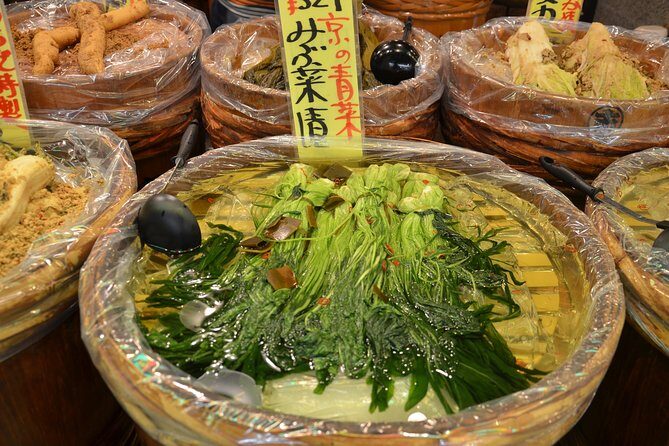 Kyoto Nishiki Market Tour - Your guide’s job: translating Kyoto food into real cultural context