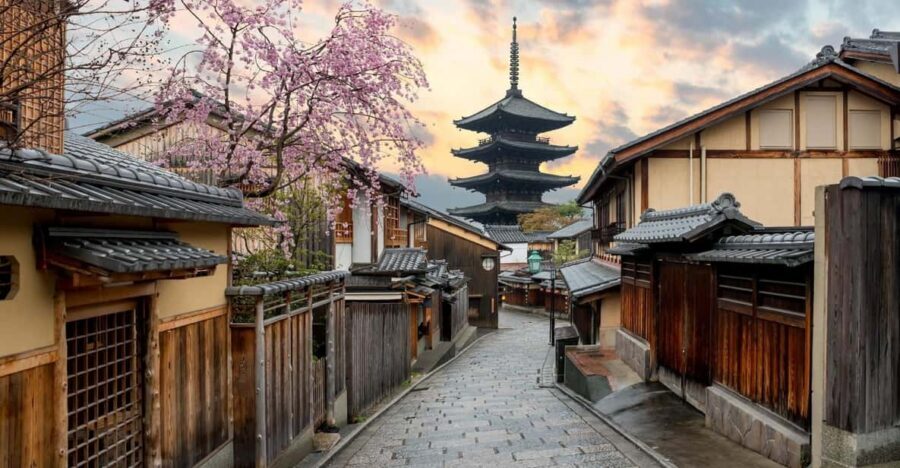 Kyoto/Osaka: Kyoto and Nara Customized Private Guided Tour - Should you book this Kyoto and Nara custom private tour?