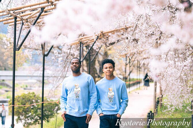 Kyoto Photo Shoot by Professional Photographer (77K Followers) - Timing and crowds: the real secret to Kyoto photos