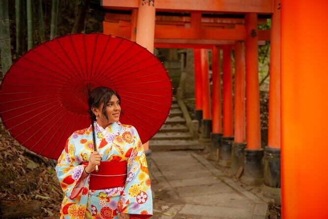Kyoto Photography Masterclass - Private Photography Lesson - Pontocho District: lantern light, reflections, and controlling chaos