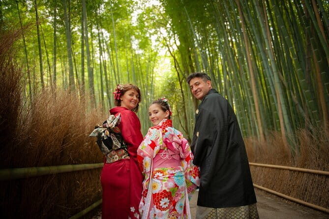 Kyoto Photography Masterclass - Private Photography Lesson - Yasaka Shrine, Hokan-ji, and Koju Ninenzaka: steps, shadows, and strong composition