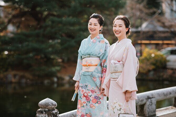 Kyoto Photography Tour - Yasaka Pagoda moment: how the background becomes the star