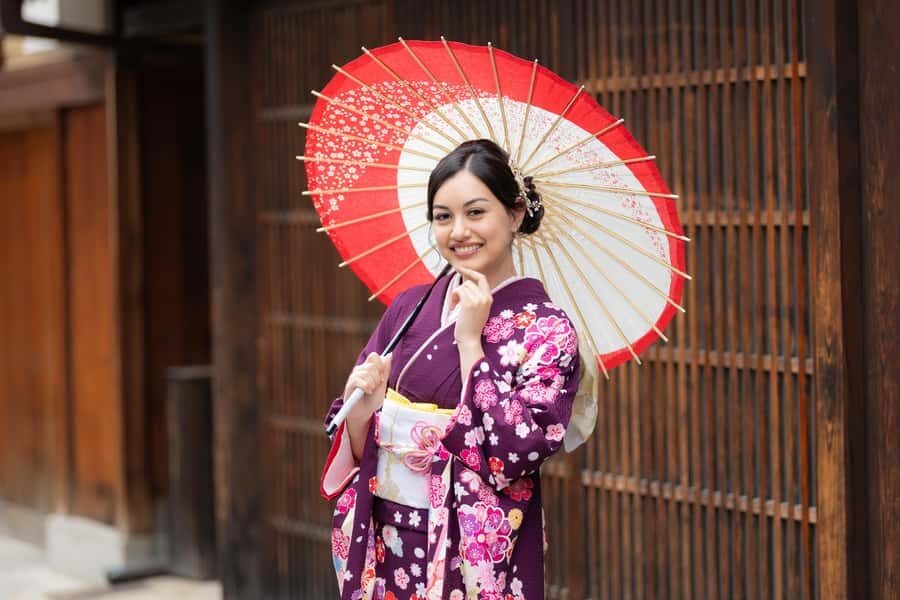 Kyoto: Premium Kimono Rental for 1 day to stroll around - Picking Your Kimono: From Classic Elegance to Modern Looks