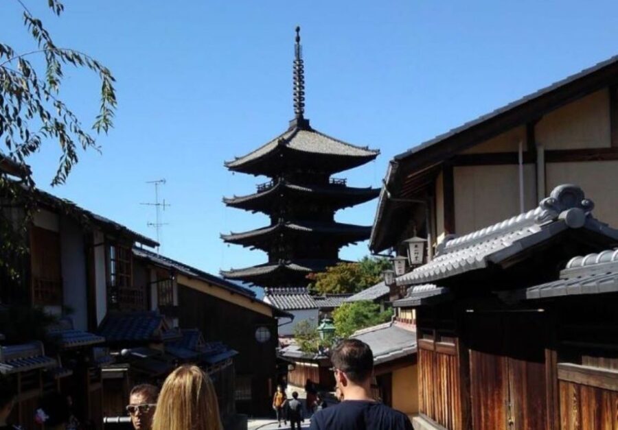 Kyoto: Private 2.5 Hour Historical Walking Tour - From Maruyama Park to Nene-no-michi: A Street With a Story