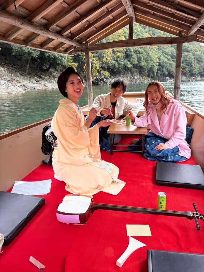 Kyoto: Private Boat Cruise with Shamisen and Games - Photo Tips for Arashiyama from the River (Without Making It a Chore)