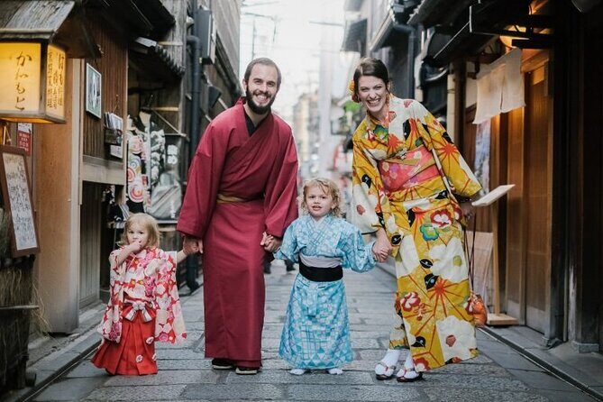 Kyoto Private Photoshoot Experience with a Professional Photographer - A Kyoto photoshoot that actually helps you get photos