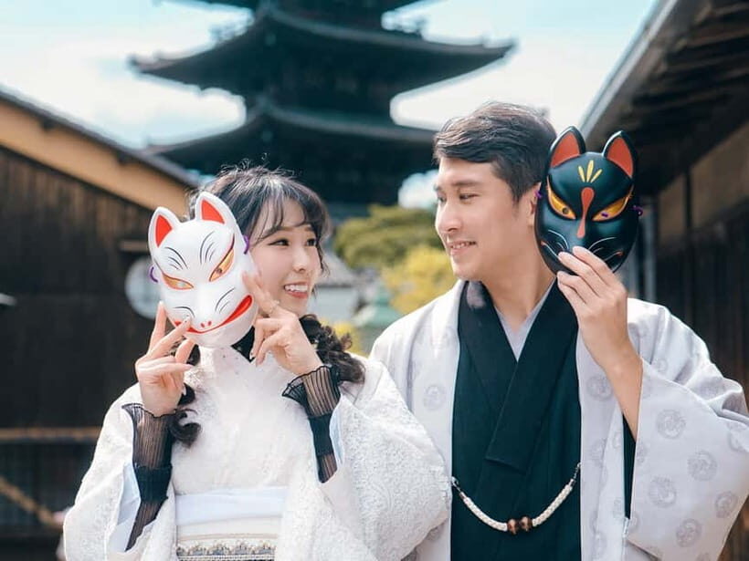 Kyoto: Private Photoshoot Service - Fushimi Inari and the Torii-Route Feel