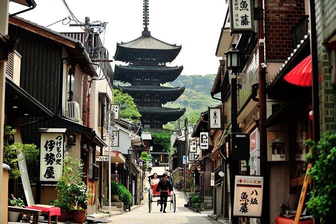 Kyoto Rickshaw Tour - Temple time: gardens, atmosphere, and the story behind the gates