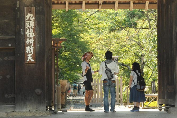 Kyoto Sagano Insider: Rickshaw and Walking Tour - Bamboo Forest rickshaw ride and photo strategy: your guide does the steering and the aiming