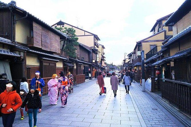 Kyoto Samurai and Geisha Town Private Walking Tour - Samurai Power Meets Everyday Kyoto at 8:00 AM