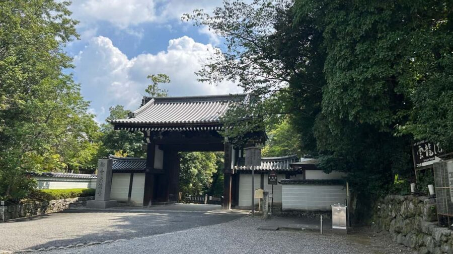 Kyoto: Shakyo & Matcha in Historic Temple Garden - Who should book shakyo and matcha at Sennyu-ji