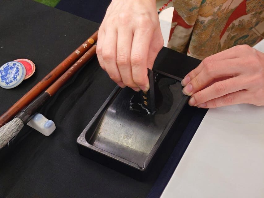 Kyoto: Sumi Ink and Brush Calligraphy Experience - Two Brush Techniques That Explain Everything: Soku-hitsu and Choku-hitsu