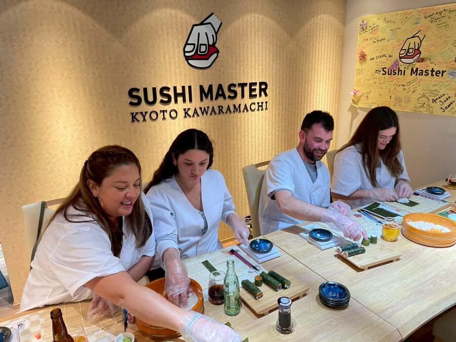 Kyoto: Sushi Making Experience in Kawaramachi - Kyoto Kawaramachi sushi-making: why this is a smart short experience
