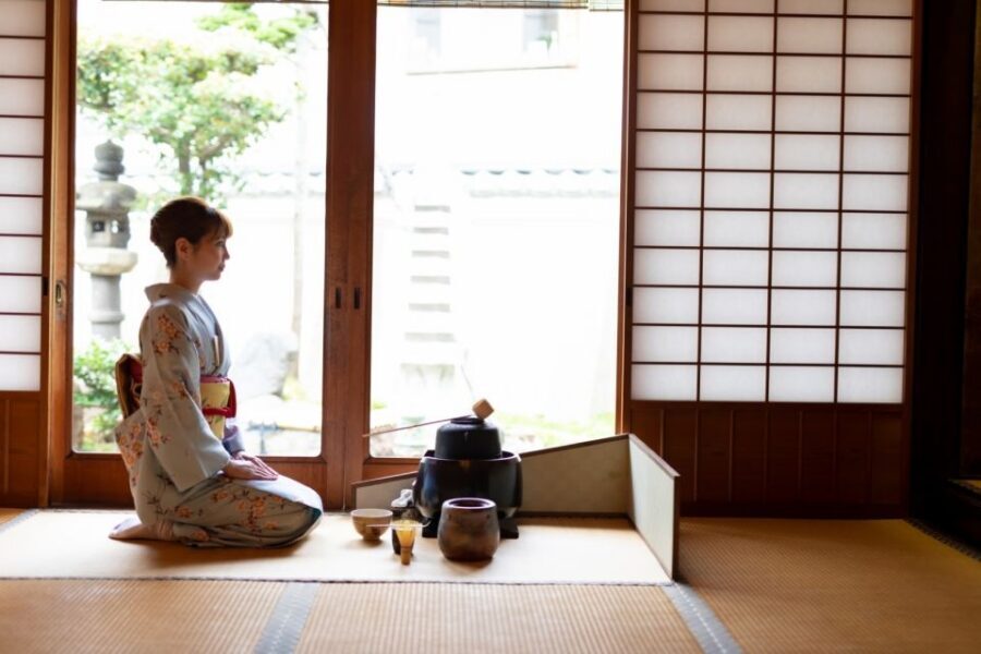 Kyoto: Tea Ceremony Ju-An at Jotokuji Temple - Inside the Grand Tearoom: etiquette that feels doable