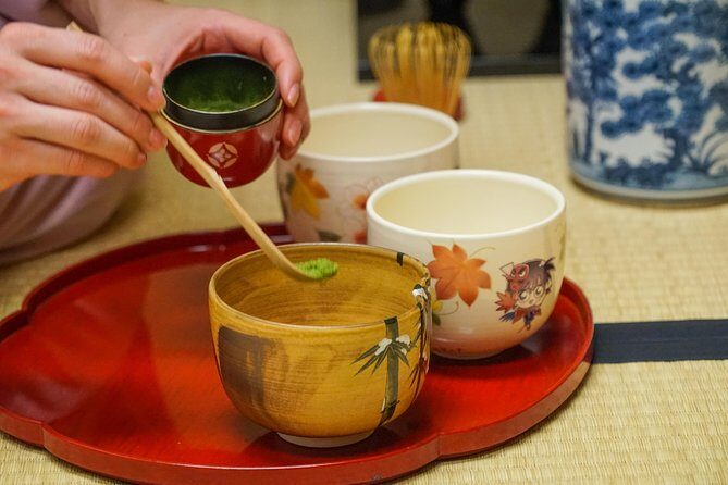 Kyoto Tea Ceremony & Kiyomizu-dera Temple Walking Tour - Passing the Slope Details: Kiyomizu Zaka and the Temple Gate Moment