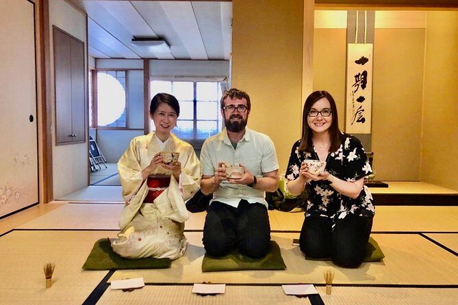 Kyoto Tea Ceremony & Kiyomizu-dera Temple Walking Tour - Kiyomizuzaka Streets: Tea Shops, Sweets, and the Old Kyoto Vibe