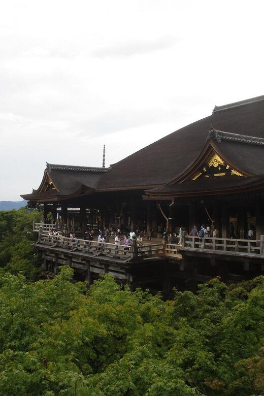 KYOTO: Tempio Kiyomizu Pagode Gion “Geisya” (Guida Italiana) - Gion With an Italian Explanation: Culture in Motion