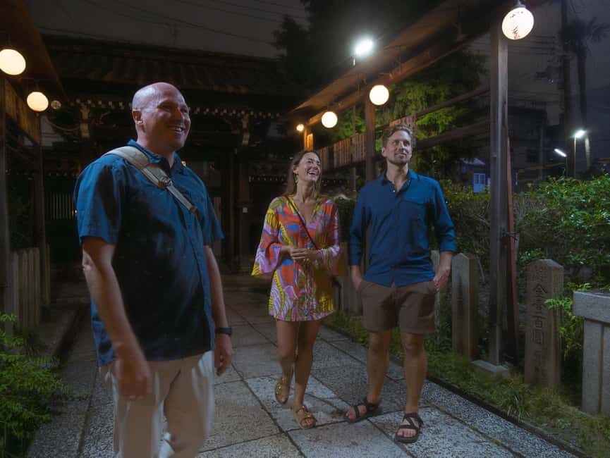 Kyoto: The Geisha Districts of Kyoto Walking Tour - Guides on this tour: clear explanations, real names you may hear
