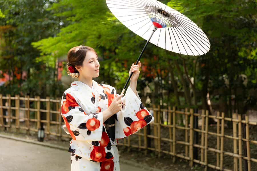 Kyoto: Traditional Kimono Rental - Timing your day: one hour to get dressed, then walk the city