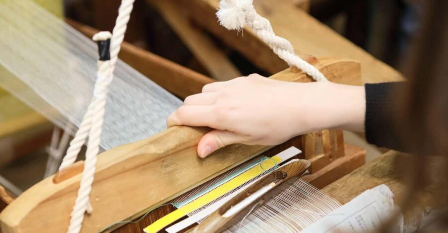 Kyoto: Try Nishijin Weaving in the Oldest Geisha District - Nishijin weaving workshop: Tsuzure-ori basics with real craft guidance