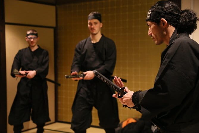 Kyoto Urushi Lacquer Factory Tour and Chopstick Making Experience - Booking for a Kyoto day: start at 10:00 am and keep your plan flexible
