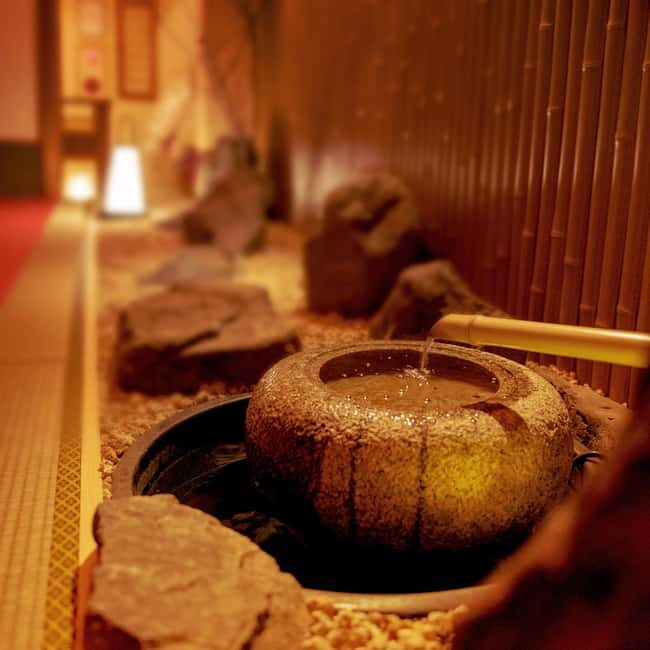 Kyoto: Wazuma Magic Show & Tea Ceremony - A one-room Wazuma show in Gion: why the setup feels special