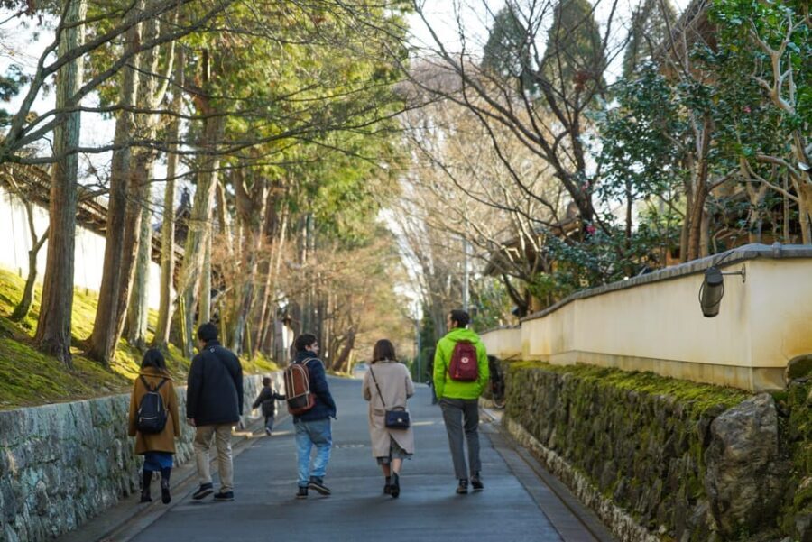 Kyoto: Zen Meditation and Garden Tour at a Temple with Lunch - Who this Kyoto Zen meditation tour is best for