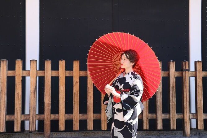 Kyoto:Family-Friendly Kimono & Yukata Experience at WARGO - Getting Dressed: Where the Experience Becomes Easy