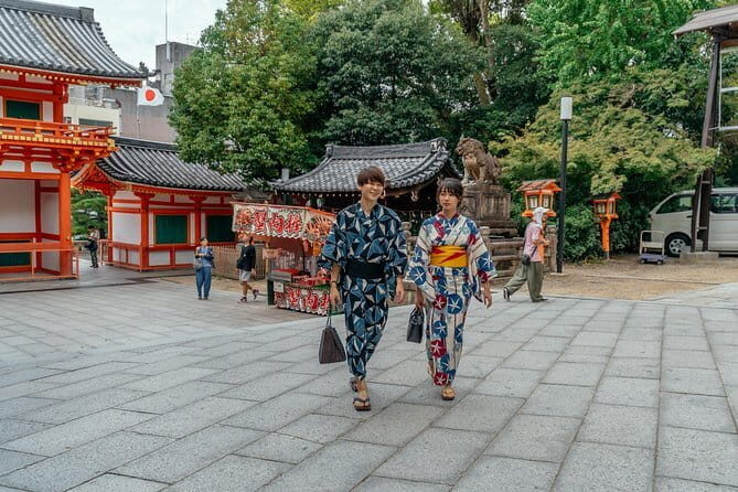 Kyoto&Nara Private Highlights Tour with English driver Pickup - Gion and Nishiki Market: old Kyoto vibes with practical payoff