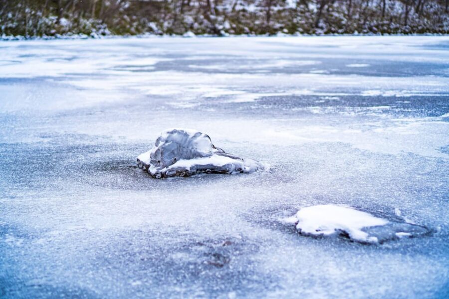 Lake Tachibana: Snowshoe to a frozen lake! - Lake Tachibana Snowshoeing: what makes it feel different in Hokkaido