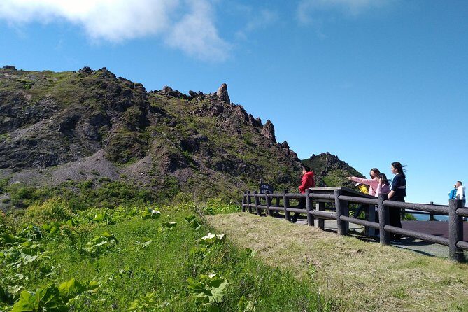 Lake Toya and Noboribatsu Hell Valley Private Day Trip - Noboribetsu Hell Valley: volcanic walking and a natural footbath