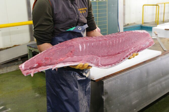 Learn Sushi-grade fish with a licensed guide @Yokohama fishmarket - Free tuna tasting: the lesson you can taste