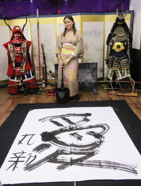 Learning Shodo with a kimono and Trying Samurai Calligraphy - Quick reasons to book