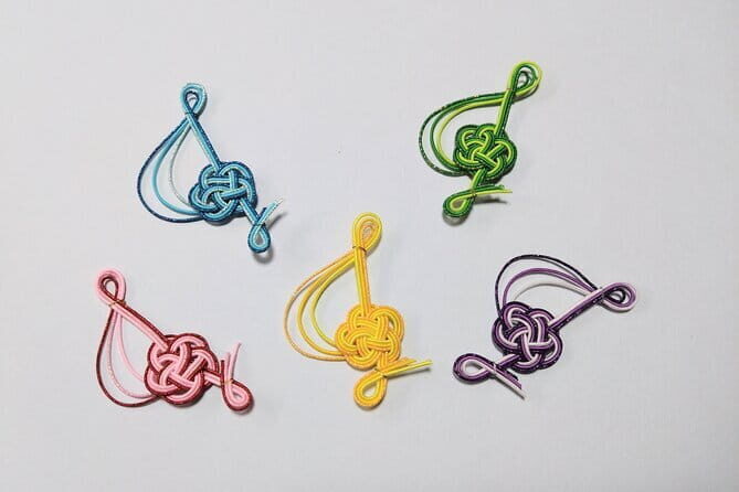 Let's make Japanese accessories with Mizuhiki - Location at RakueJapan: easy access, short walk energy