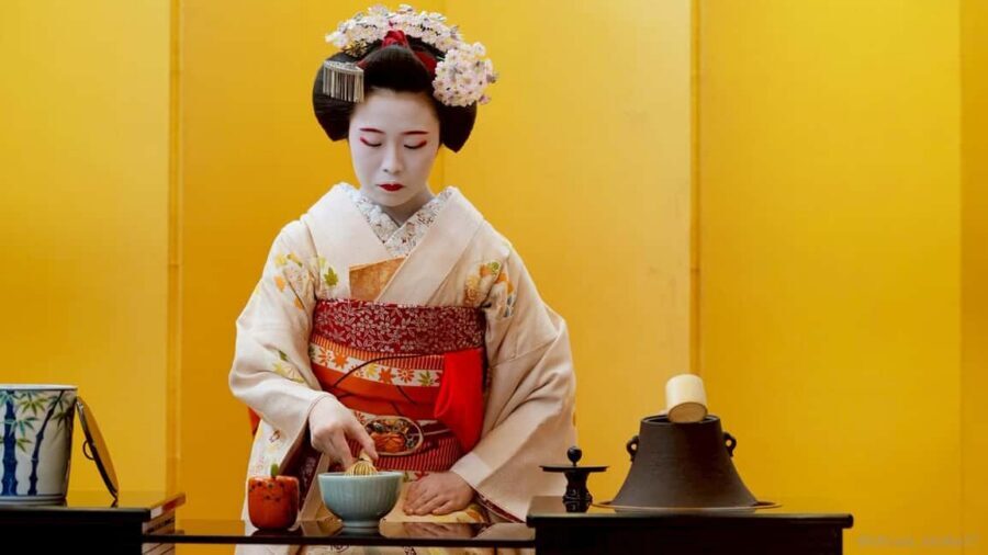 Maiko Dance and Tea Ceremony on a Noh Stage in Kyoto - Stepping Into Kyoto’s Noh Theater Mood