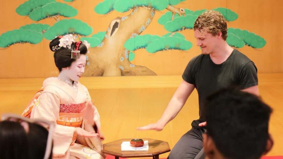 Maiko Dance and Tea Ceremony on a Noh Stage in Kyoto - The Maiko Dance on a Noh Stage: Elegance With Structure