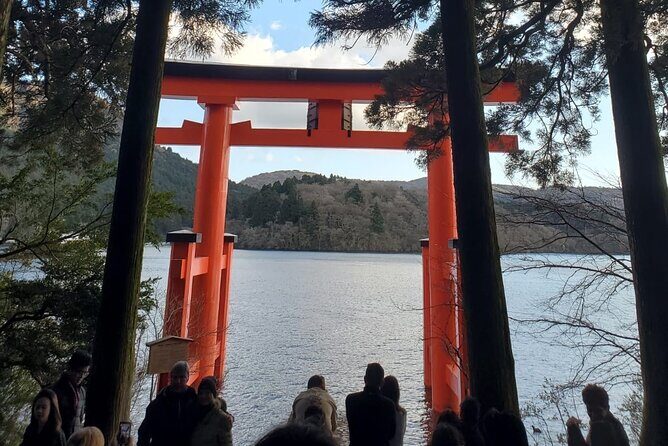 Majestic Mt. Fuji & Hakone Retreat –A Private Day Tour from Tokyo - Fuji Five Lakes Mode: Lake Kawaguchiko and Oshino Hakkai