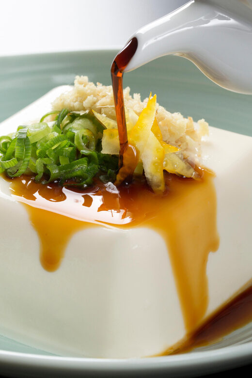 Making Fresh To-fu from soybeans in Kyoto - Turning soybeans into tofu: the hands-on process you can taste