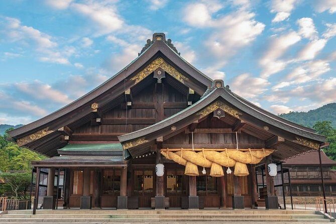 Matsue/Izumo Taisha Shrine Full-Day Private Trip with Government-Licensed Guide - Yushien Garden: seasonal beauty with an easy payoff
