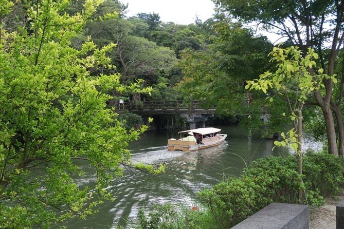 Matsue/Izumo Taisha Shrine Full-Day Private Trip with Government-Licensed Guide - Meeting your guide in Matsue: licensed English, walking pace